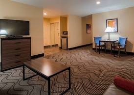 Best Western Plus Heritage Inn 4
