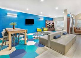 Microtel Inn & Suites by Wyndham Austin Airport 3