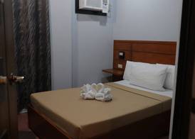 Cerca Hotel 5