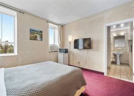 Royal Inn and Suites at Guelph 2