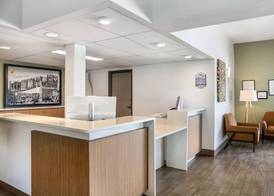 Super 8 by Wyndham Winnipeg West 3