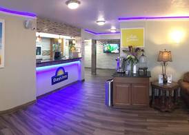 Days Inn by Wyndham Southern Hills/ORU 4