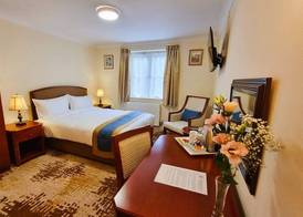 Royal Swan, Ashley Manor - B&B 4