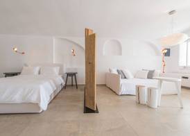 Santorini Secret Suites & Spa 3