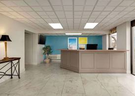 Days Inn by Wyndham Myrtle Beach-Beach Front 3