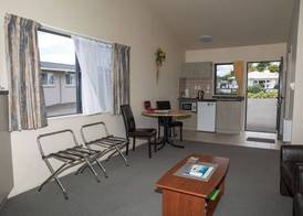 Peninsula Motel 4