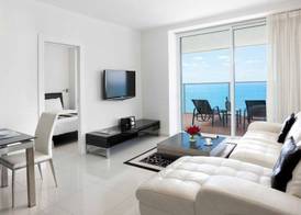 Island Luxurious Suites Hotel and Spa 5