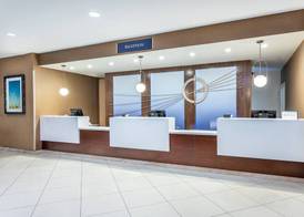 Crowne Plaza LOS ANGELES HARBOR HOTEL by IHG 2