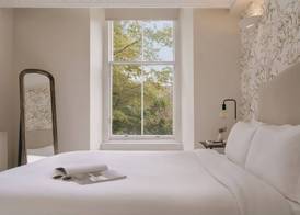 Thistle Suites Royal Garden 5