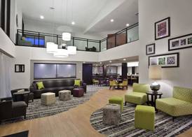 La Quinta Inn & Suites by Wyndham Detroit Metro Airport 3