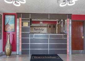 Travelodge by Wyndham Muskegon 2