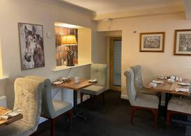OYO Cocketts Hotel 2