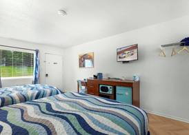 The Lake House Inn 5