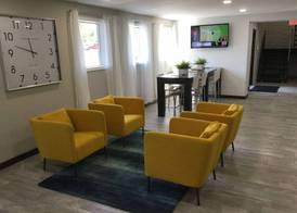 Days Inn & Suites by Wyndham Cincinnati North 4