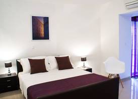 Split Oasis Studio Apartments 4