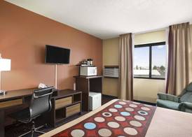 Super 8 by Wyndham Carbondale 4