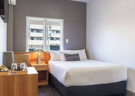 Kingsgrove Hotel 4