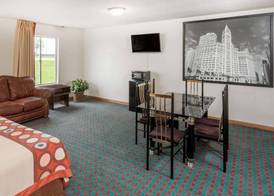 Super 8 by Wyndham Pekin/Peoria Area 3
