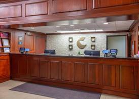Comfort Suites Outlet Center 4