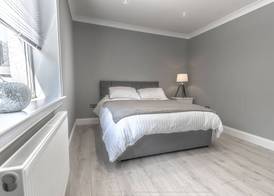 1 Bed Cottage-Sleeps 2-Parking-Pets-Hot Tub 3