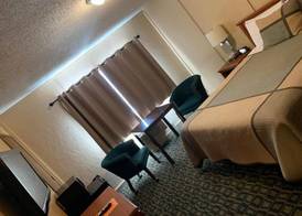 Townhouse Inn & Suites 5