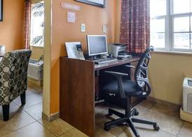 Microtel Inn & Suites by Wyndham Greenville/University Medic 4