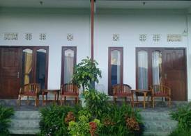 Aris Homestay and Warung Made 2
