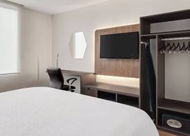 Holiday Inn Express SAN JOSE FORUM by IHG 4