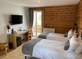 Logis Hôtel Les Autanes & Spa 4