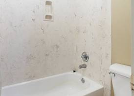 Rodeway Inn 4