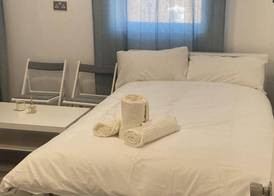 Studio- Sleeps 2-Pets Ok-Action Park and Stn Close 3