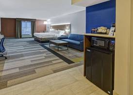 Holiday Inn Express & Suites LONDON by IHG 5