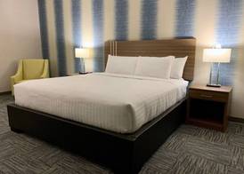 Meridian Inn & Suites Regina Airport 3