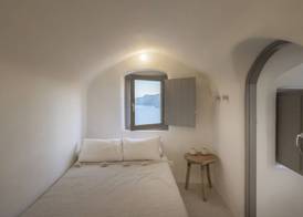 Oia Waves Cave Houses 4