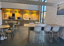 Days Inn & Suites by Wyndham Wausau 4