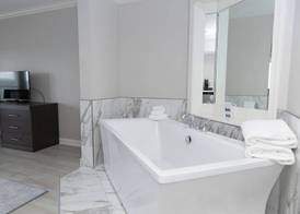 The Geneva Inn 4