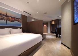 Ramada Encore by Wyndham Wuhan West 4