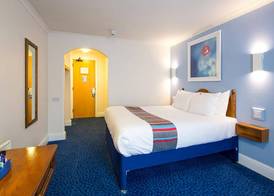 Travelodge Birmingham Sheldon 5
