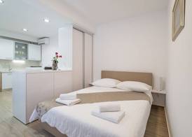 Drop In Split Luxury Suites 2