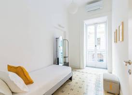 Piazza Amedeo Flat by Wonderful Italy 3