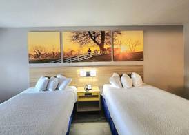 Days Inn by Wyndham Houston 5