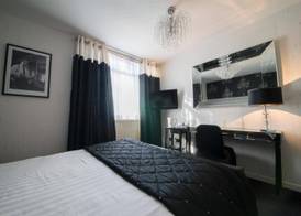 The Burnside Hotel 5