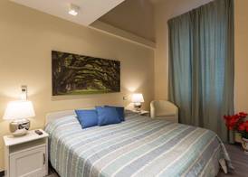 Carla's Rooms with Private Bathroom & Shared Kitchen 5