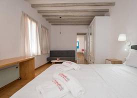 Luxury Sea View Apartment w shared pool 2
