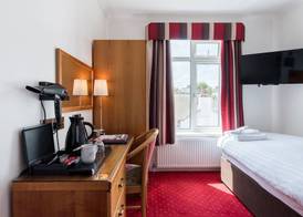The Queens Hotel 4