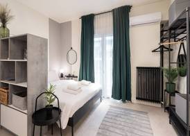 Modern Studio, Walking distance to Kolonaki & The Ilisian 4