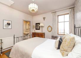 JOIVY Stunning Apartment in Royal Mile 4