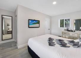 Palm Cove Motel 3