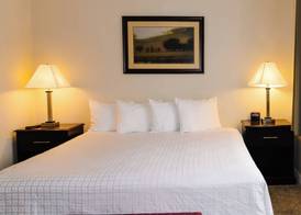 Carriage House Country Club 3