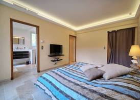 HAVRE DE PAIX" 5 étoiles Prestige jacuzzi, hammam, sauna, PISCINE chauffée Mougins Cannes Grasse 3